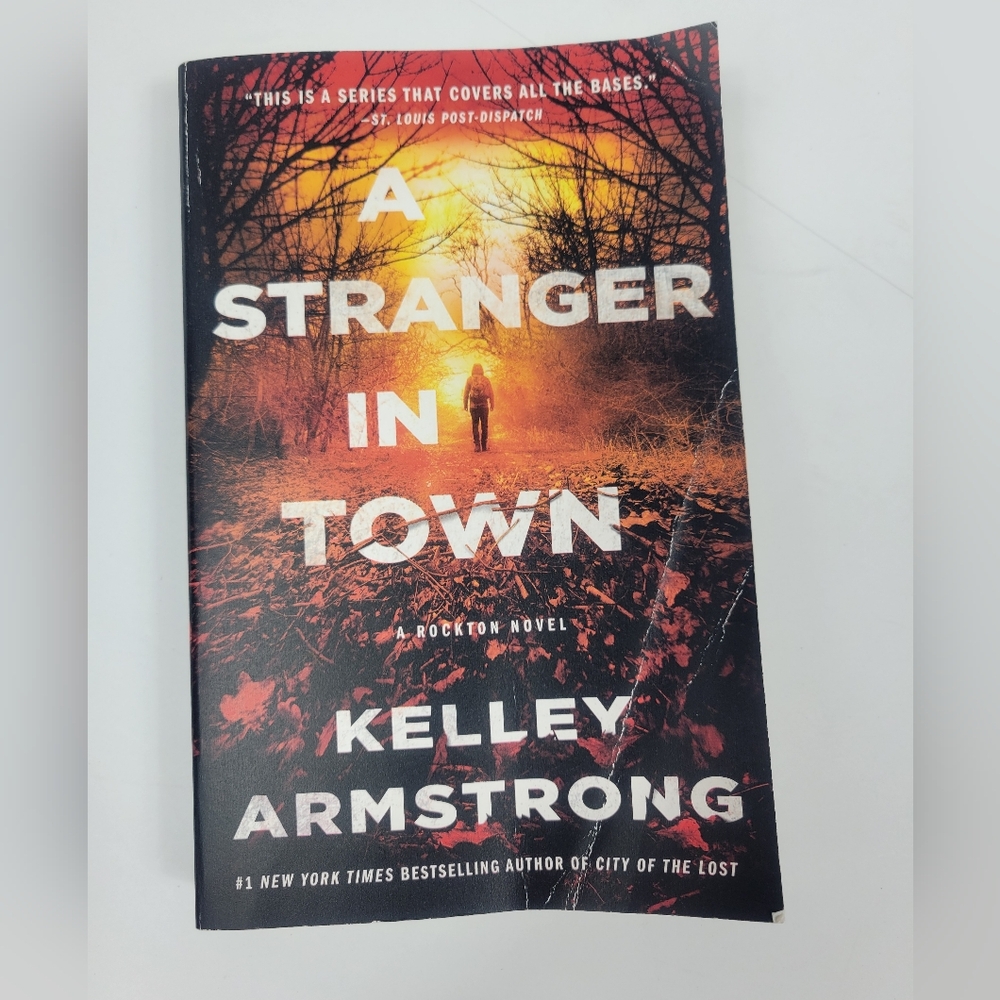 A stranger in town book Kelly Armstrong